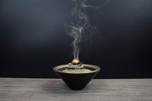 Lade das Bild in den Galerie-Viewer, Räucherschale aus Keramik
