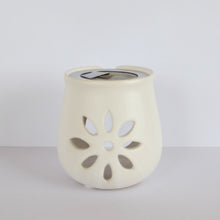 Lade das Bild in den Galerie-Viewer, Räucherstövchen aus Keramik mit Sieb "Blume"