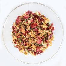 Lade das Bild in den Galerie-Viewer, Räuchermischung in der Glasschale mit Myrrhe, Engelwurz, Lemongras, Majoran, Jasminblüten, Rosenblüten