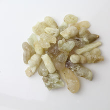 Lade das Bild in den Galerie-Viewer, weißer Oman Weihrauch "Superior Hojari" [Boswellia Sacra]
