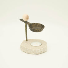 Lade das Bild in den Galerie-Viewer, Räucherstövchen aus Marmor mit höhenverstellbarer Eisenpfanne &quot;Krampl&quot;

